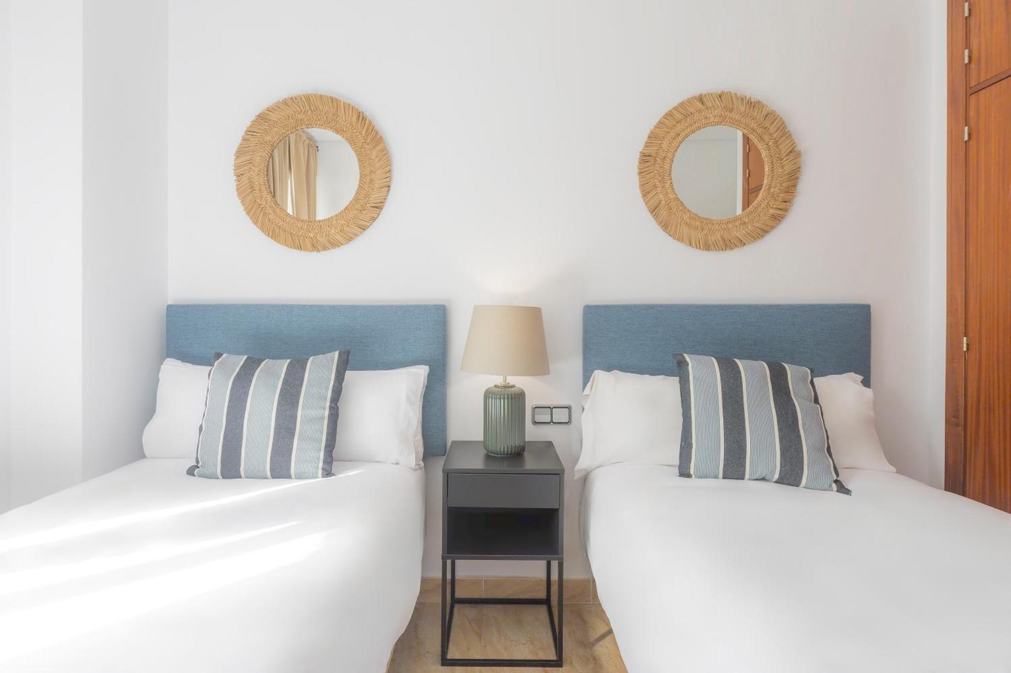 Apartamentos Moon Dreams Puerto El Puerto de Santa María Esterno foto